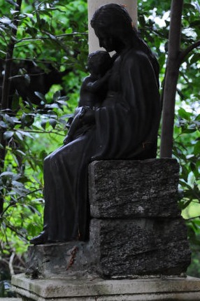 Mater Christi, Giardino del monastero SS. Salvatore